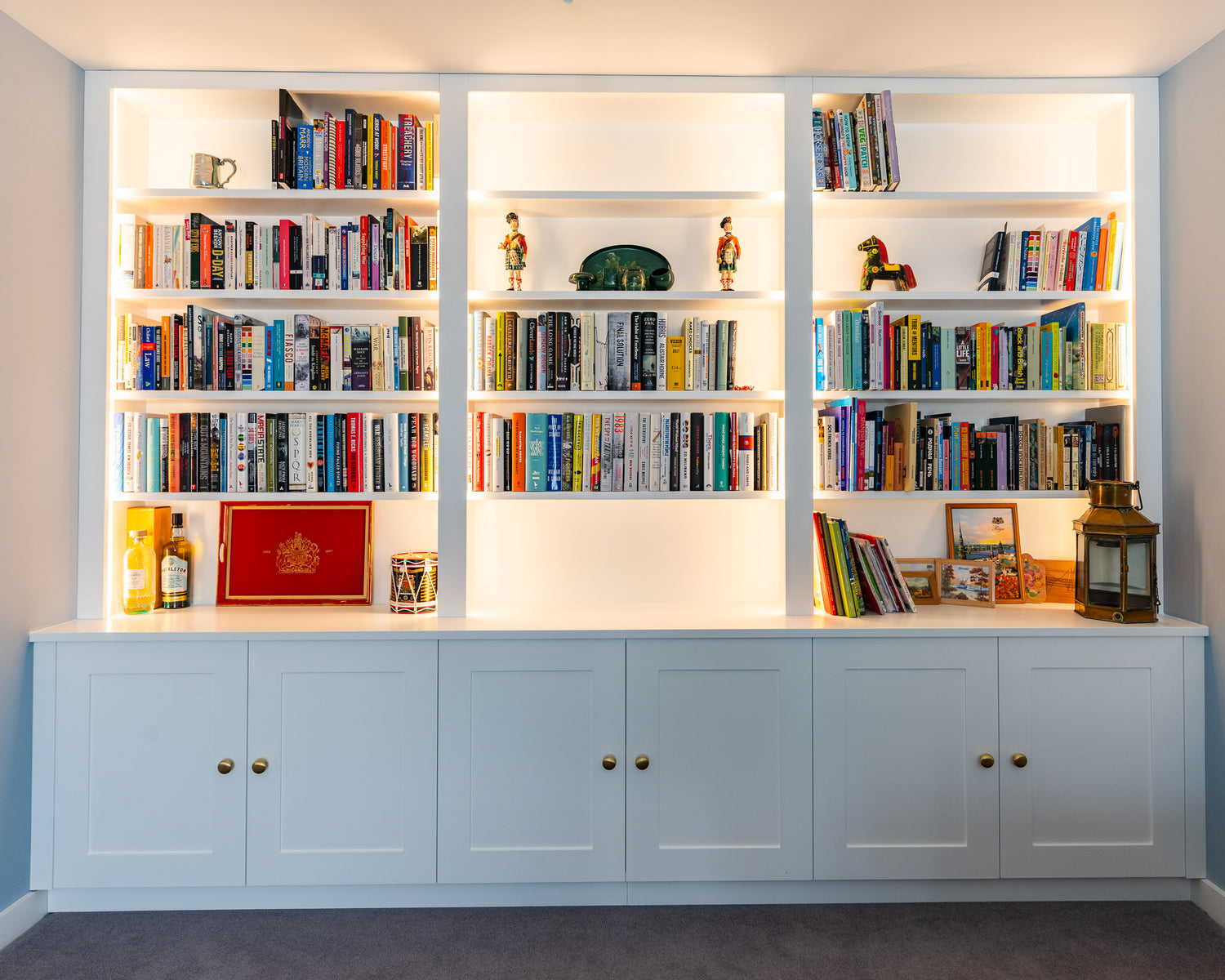 Combined Cupboard & Shelving Unit With Lighting